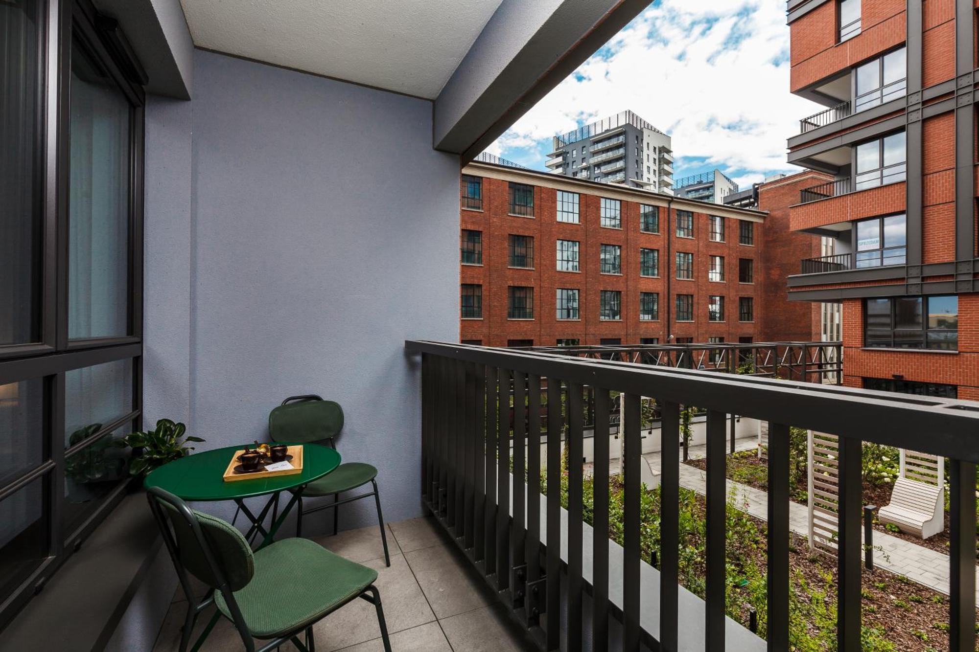Mlode Miasto Doki Apartments By Happystay Гданск Екстериор снимка